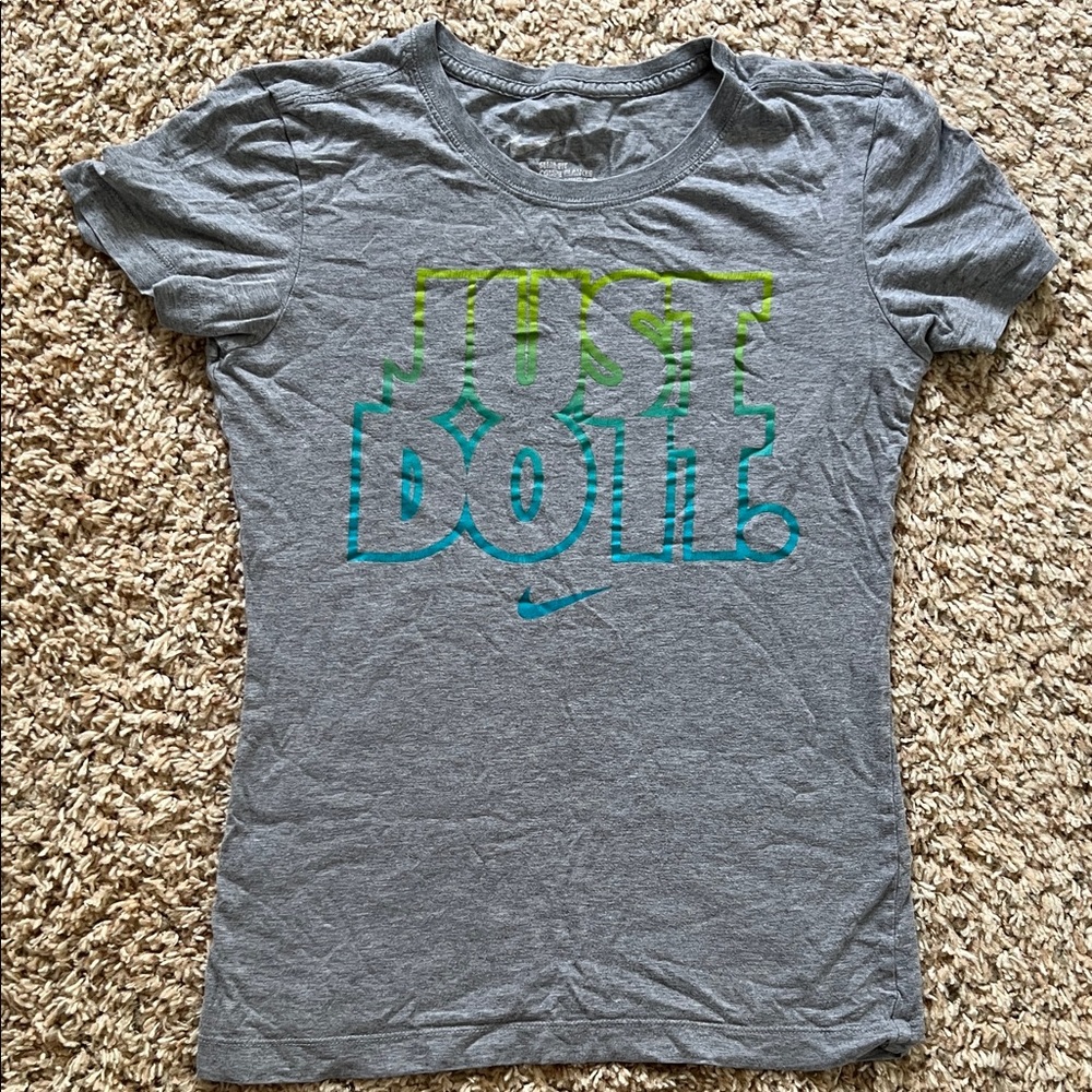 🔥4/$10 Nike Gray Tee with Vibrant Just Do It Design